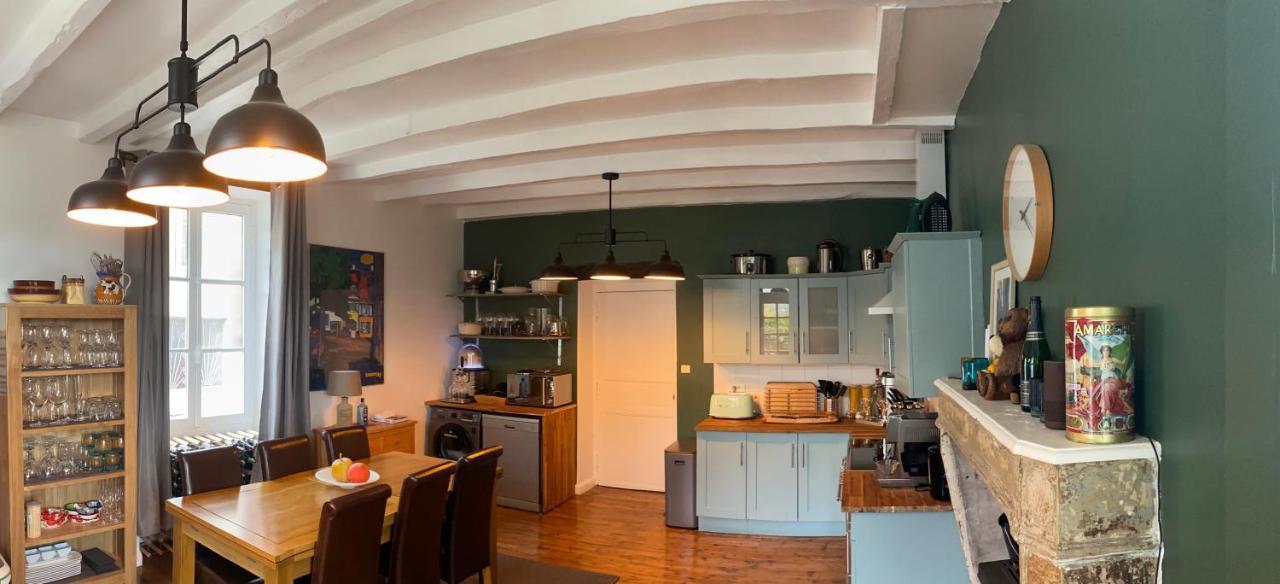 Maison Dix Tusson Bagian luar foto